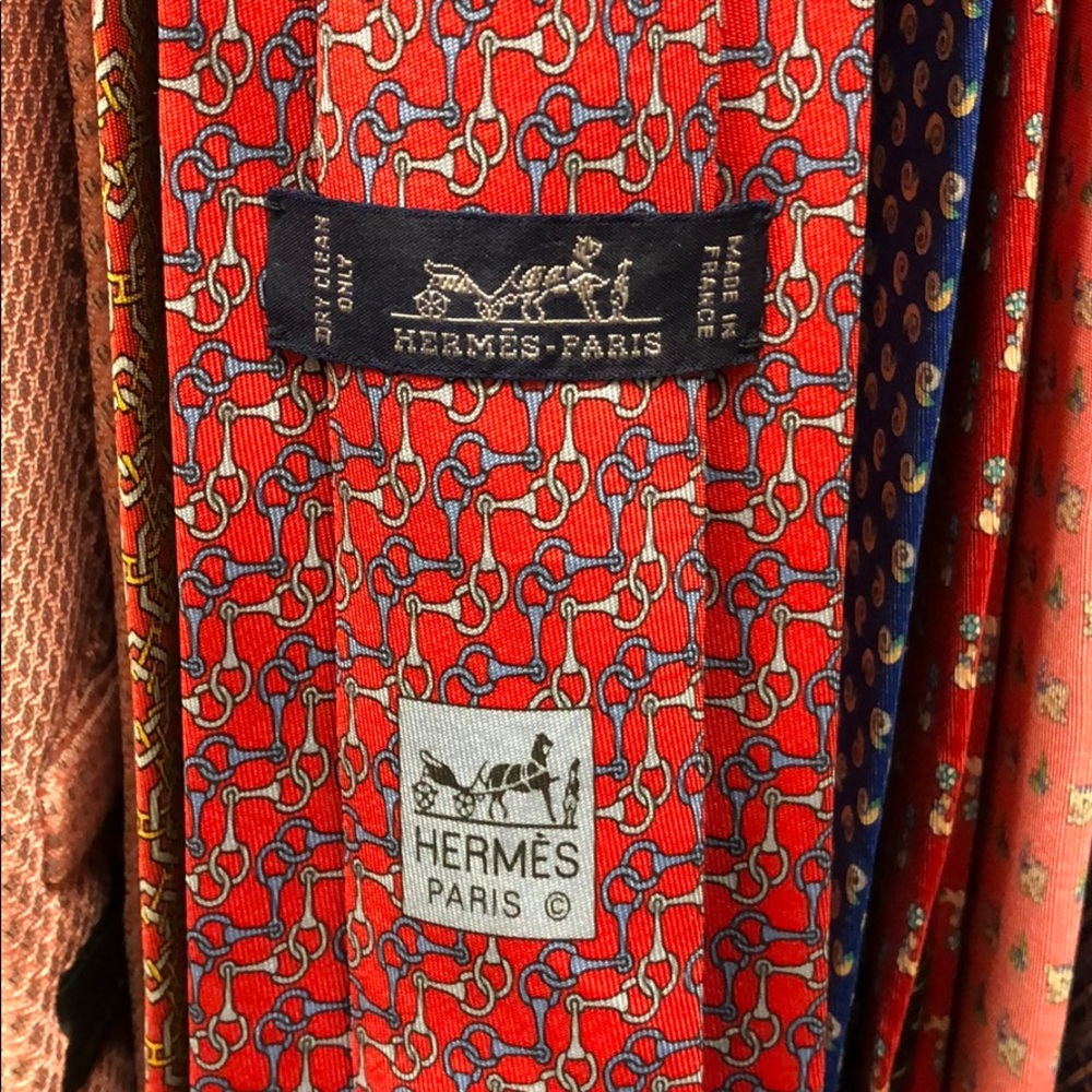 Hermès tie. Horsebits.
